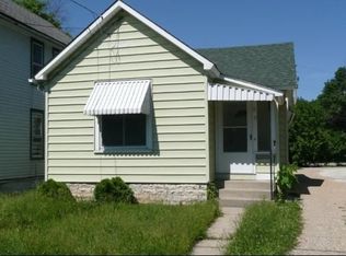 930 Caroline St, Waukesha, WI 53186