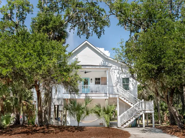 211 Jungle Rd, Edisto Island, SC 29438