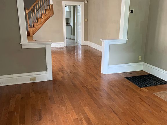 2nd image of 2414 Indianola Ave