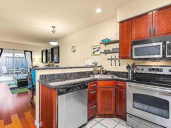3rd image of 7322 Rainier Ave S Unit 303