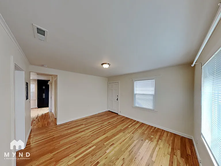 2118A Roosevelt Ave #2118A — Photo 3