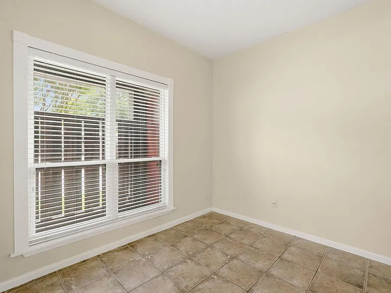 2025 Augusta Dr #605 — Photo 9