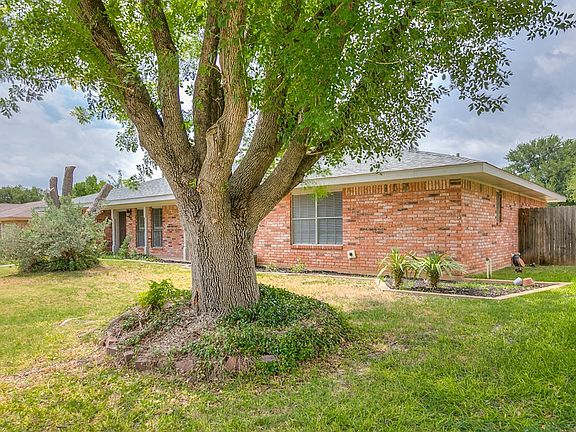 4th image of 3213 Alta Vista Ln