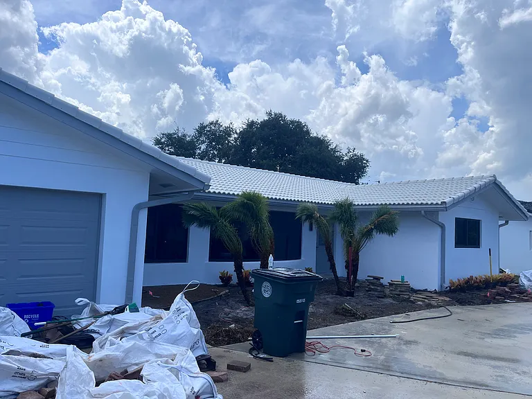 563 NW 13th Dr — Photo 1