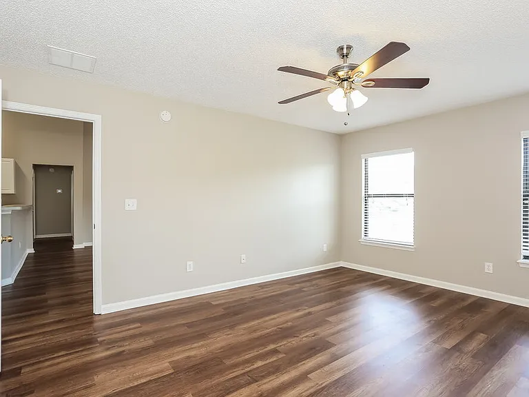 2479 Coachman Lakes Dr — Photo 10