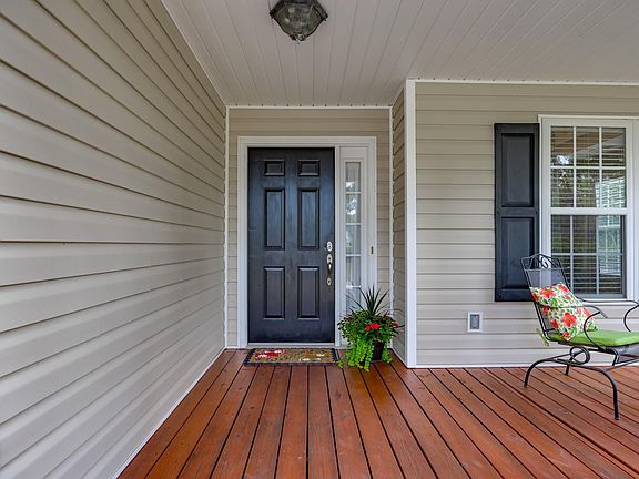 3rd image of 2032 Ridgeway Rd