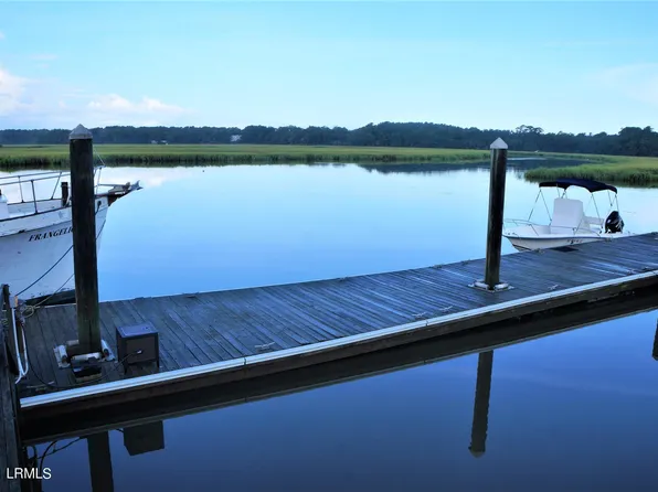 44 Oakland Dr, Saint Helena Island, SC 29920