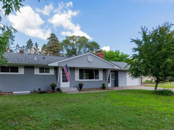 2327 Circle Dr, White Bear Lake, MN 55110