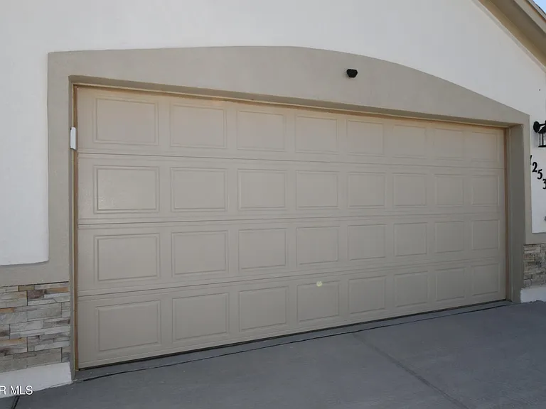1253 Indigo Sky St — Photo 2