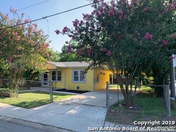 3rd image of 603 S San Horacio Ave