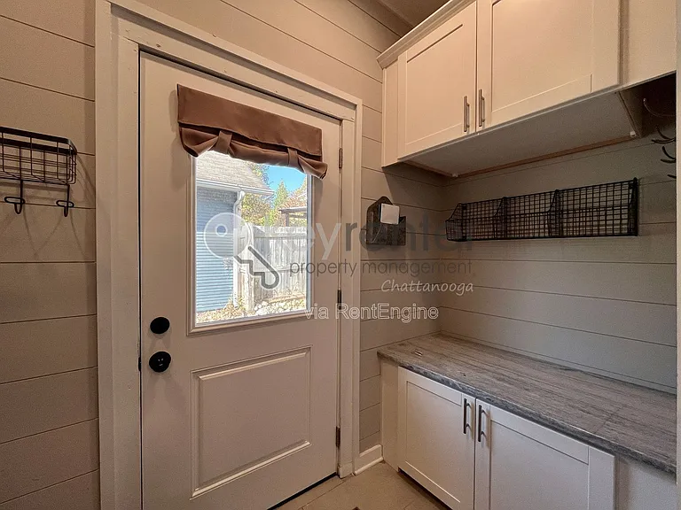 705 Barton Ave — Photo 11