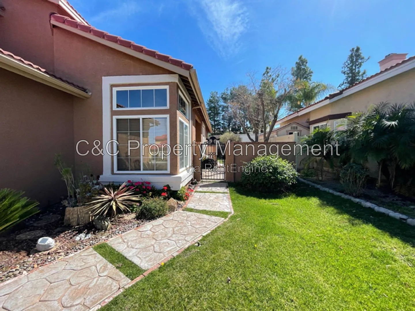 3 bed, 3.0 bath, 2558 sqft, $3,500 — Photo 3