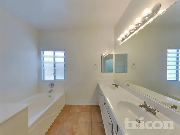 11418 W Mountain View Dr — Photo 8