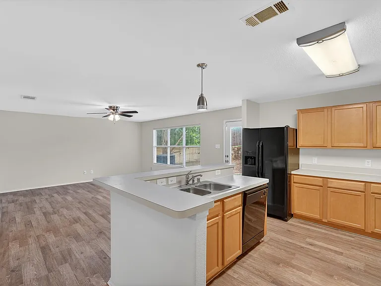 7401 Cowhand Ct — Photo 15