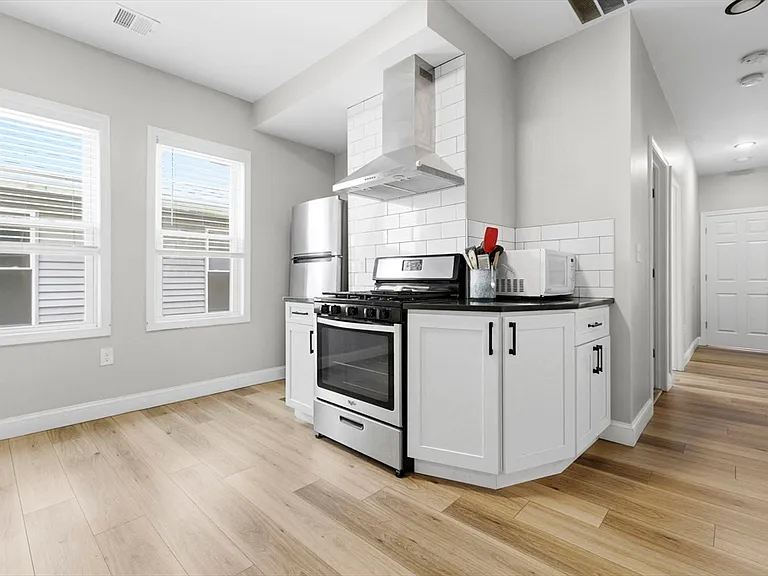 125-127 Arsenal St #2 — Photo 13