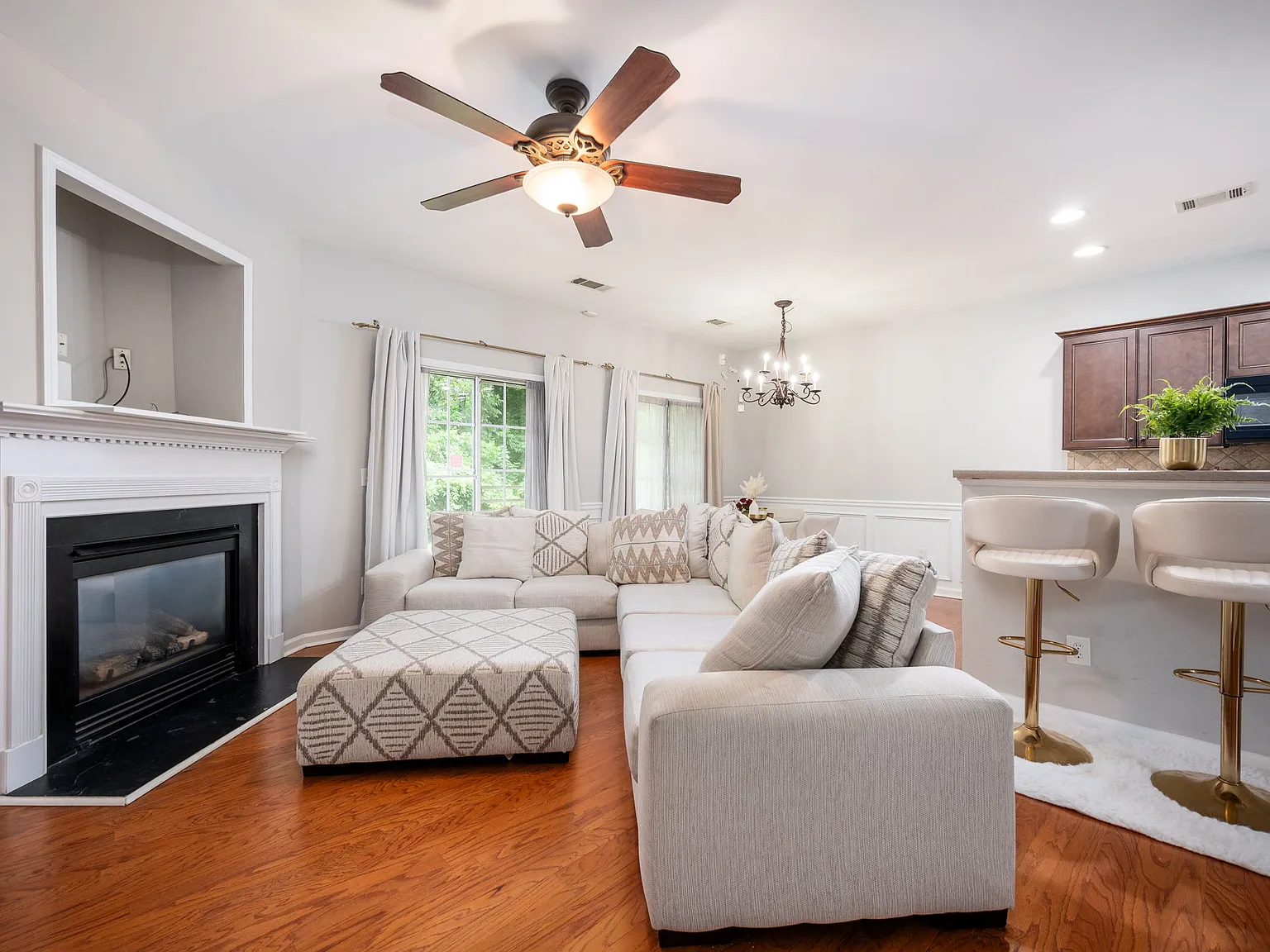 3 bed, 1592 sqft, $3,000 — Photo 4