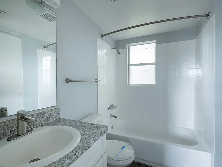 Azure East — Photo 7