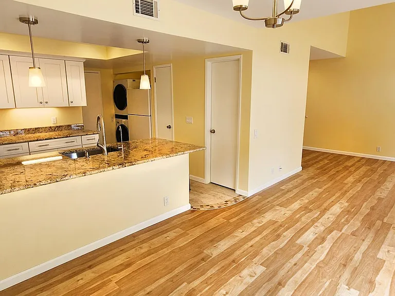 3676 Constellation Rd — Photo 12