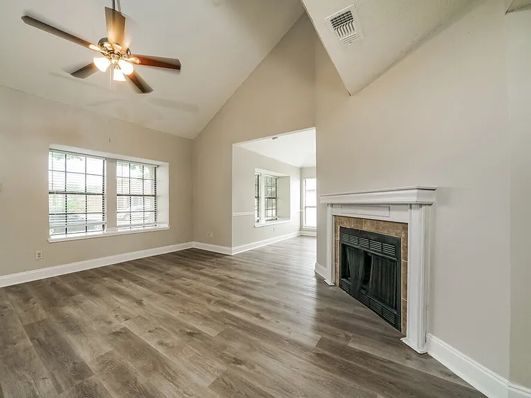8801 Pine Forest Dr — Photo 4