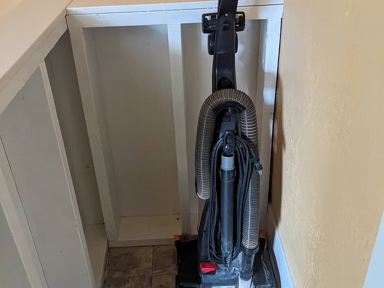 Storage/vacuum included.