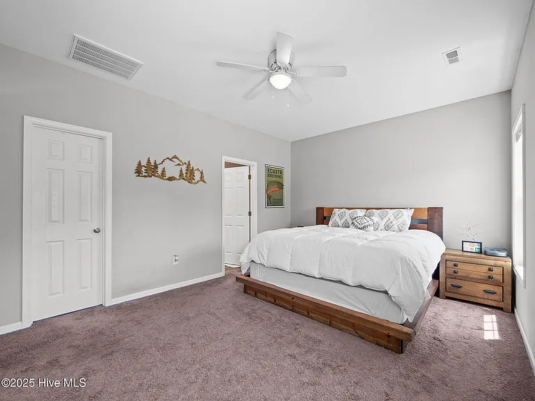 512 Hazelwood Dr — Photo 16
