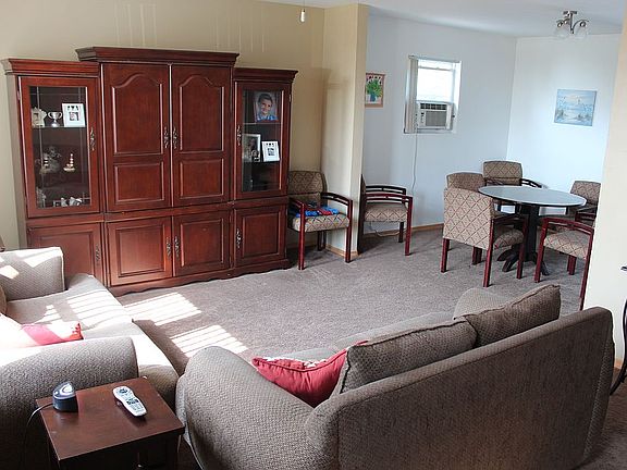 2nd image of 93 Grandview Dr