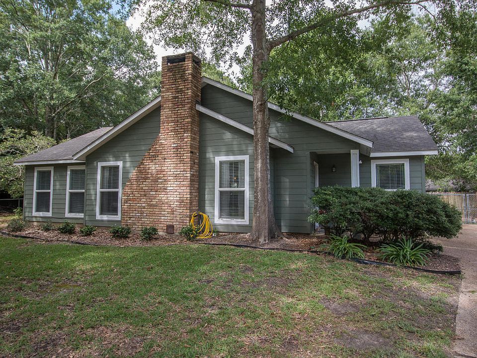 1st image of 25 Oaklawn Dr