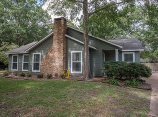 25 Oaklawn Dr, Ocean Springs, MS 39564