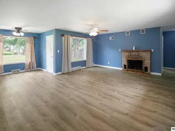 4212 A St, Omaha, NE 68105