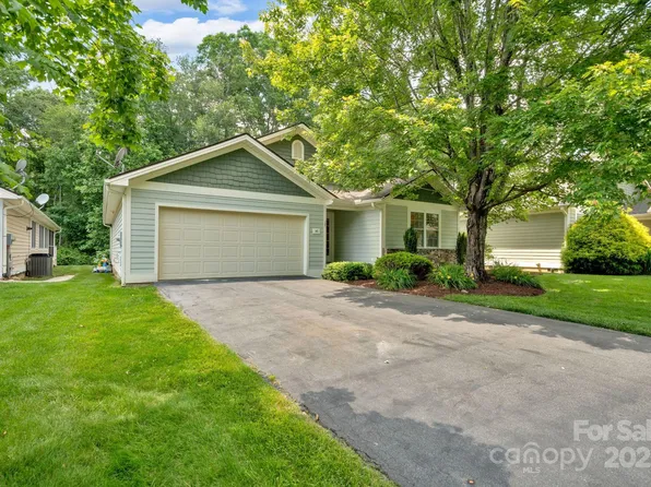 145 Fairway View Dr, Etowah, NC 28729