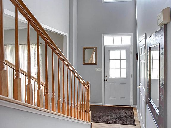 4th image of 3596 Queen Victoria Ct