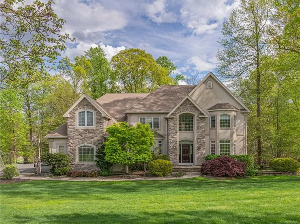 23 Charnwood Drive, Montebello, NY 10901