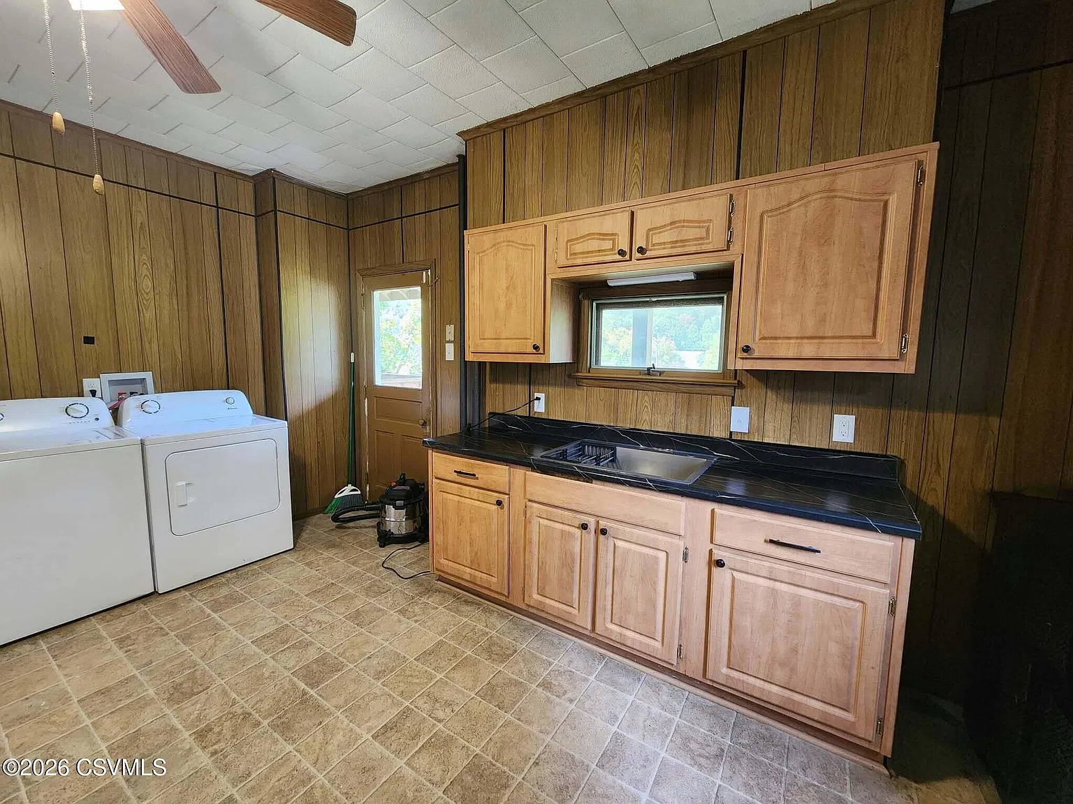 3 bed, 1140 sqft, $1,200 — Photo 2
