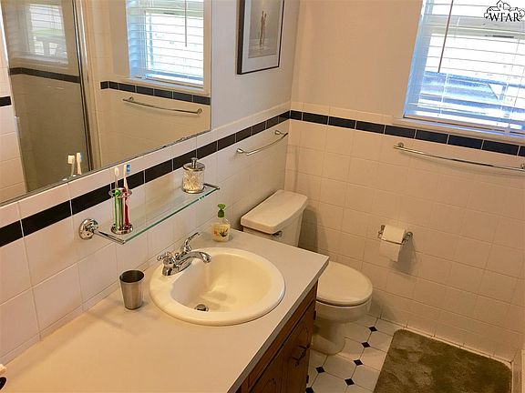 4th image of 5232 E Woodhaven Dr