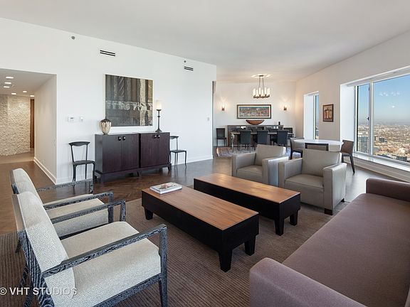 4th image of 950 N Michigan Ave #4701-03