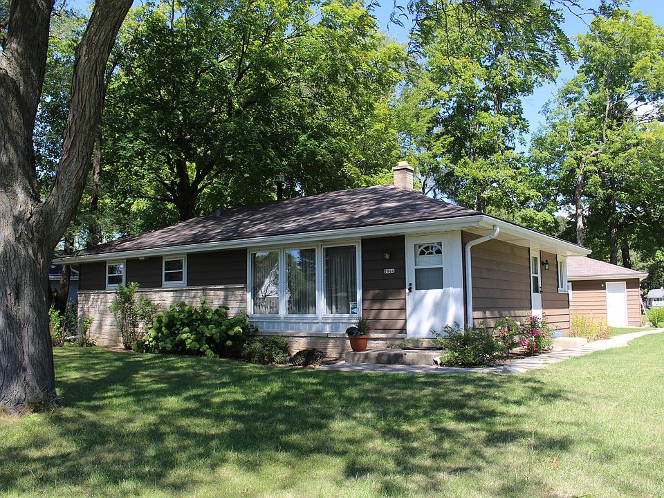 1st image of 7860 N Edgeworth Dr