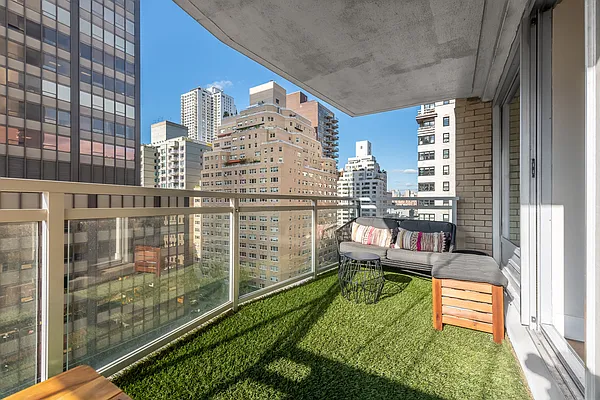 Sold by Modern Spaces | media 20