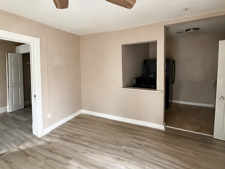 616 Highland St N #5 — Photo 8