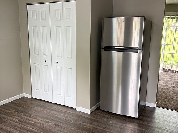 2nd image of 4943-4959 Massillon Rd #4959-B