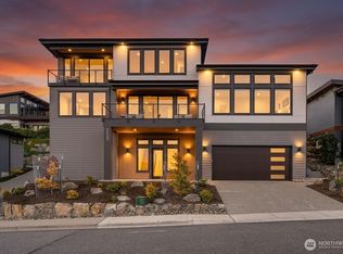 3923 Rock Ridge Pkwy, Anacortes, WA 98221