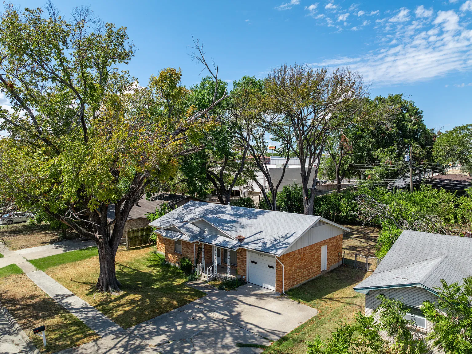 613 Bishop Drive - 1 — Photo 4