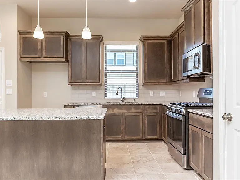 5546 Sallow Bay Ln — Photo 10