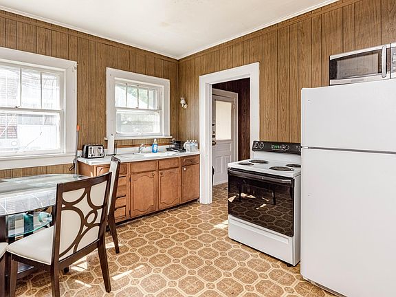 4th image of 1509 Rosemary Ln #A