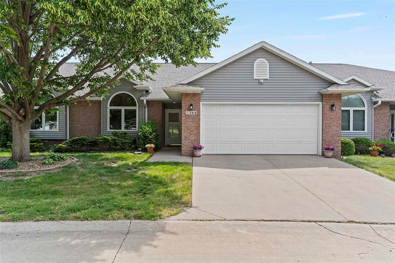 1366 Oxford Pl, Iowa City, IA 52240 Zillow