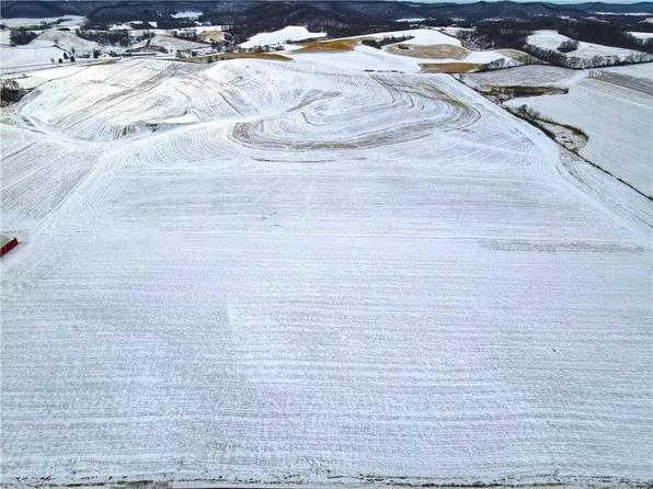 W28992 Middle Road, Arcadia, WI 54612