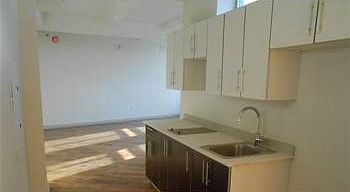 5th image of 2250 Jackson Ave