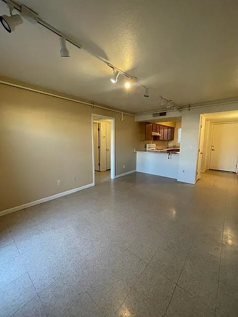 2 bed, 1.0 bath, 775 sqft, $1,300 — Photo 4