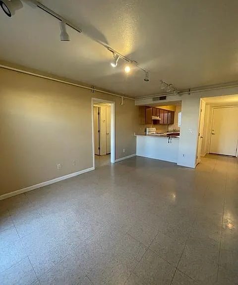 1701 N Park Ave #2 — Photo 4