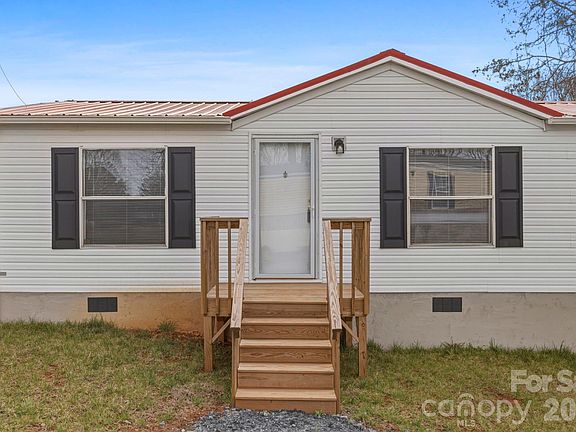 4th image of 376 Puzzle Creek Rd