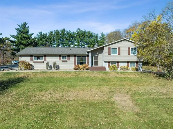 3102 Harvest Hill Ave, Bloomington, IL 61705